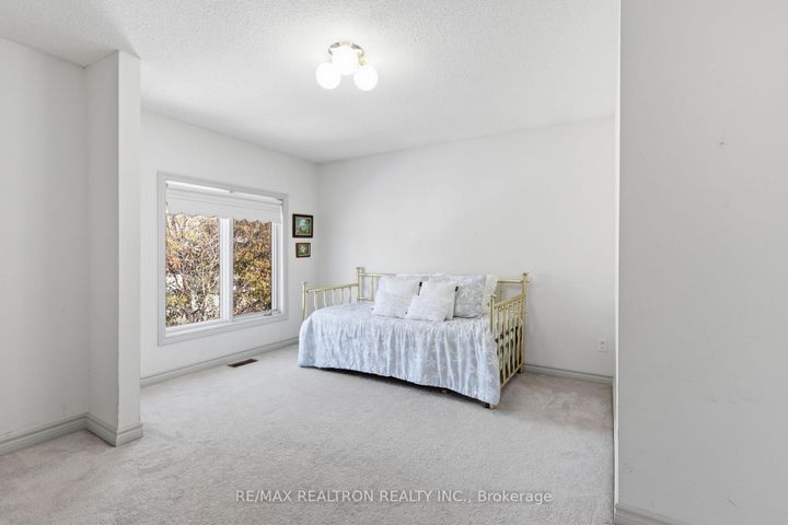 Photo 23 at 1 Sunforest Court, Newtonbrook West, Toronto