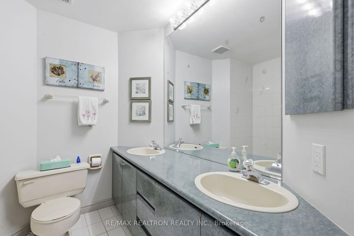 Photo 28 at 1 Sunforest Court, Newtonbrook West, Toronto