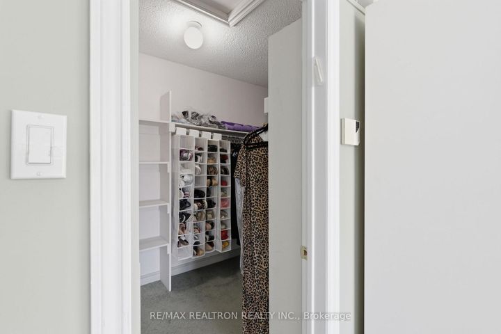 Photo 31 at 1 Sunforest Court, Newtonbrook West, Toronto