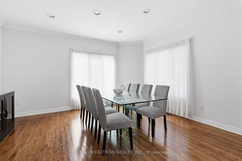 Photo 7 at 1 Sunforest Court, Newtonbrook West, Toronto