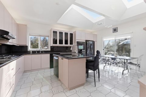 Photo 9 at 1 Sunforest Court, Newtonbrook West, Toronto