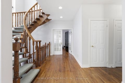 Photo 15 at 1 Sunforest Court, Newtonbrook West, Toronto