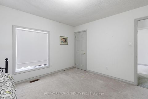 Photo 22 at 1 Sunforest Court, Newtonbrook West, Toronto