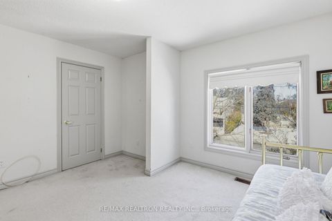 Photo 24 at 1 Sunforest Court, Newtonbrook West, Toronto