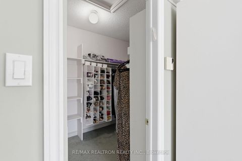 Photo 31 at 1 Sunforest Court, Newtonbrook West, Toronto