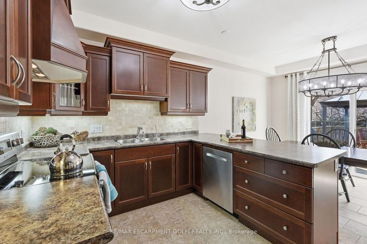 Photo 6 at 85 Carlson Street, Stoney Creek Mountain, Hamilton