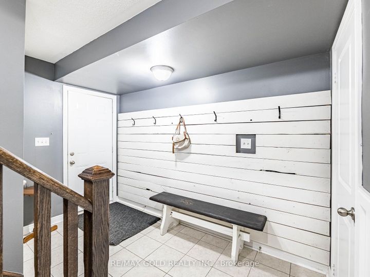 Photo 3 at 19 Sudeley Lane, Northwest Brampton, Brampton