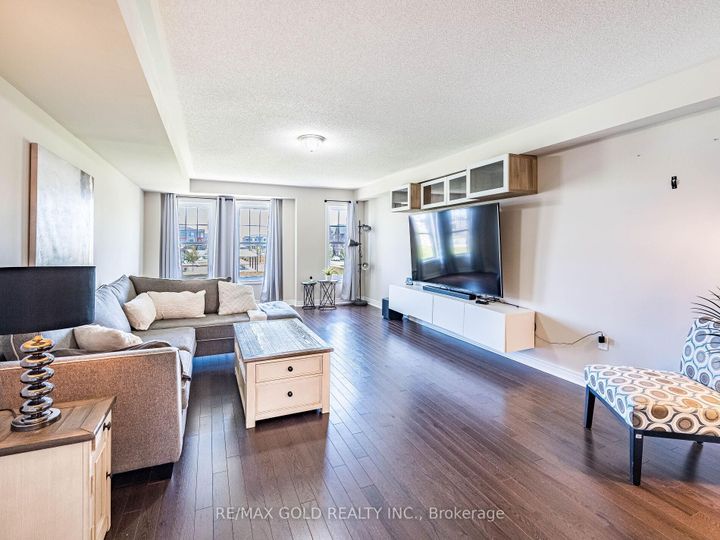 Photo 7 at 19 Sudeley Lane, Northwest Brampton, Brampton