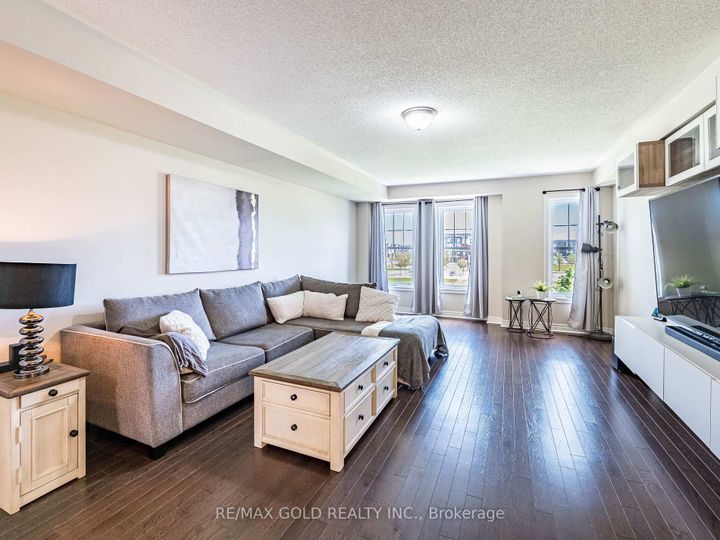 Photo 8 at 19 Sudeley Lane, Northwest Brampton, Brampton