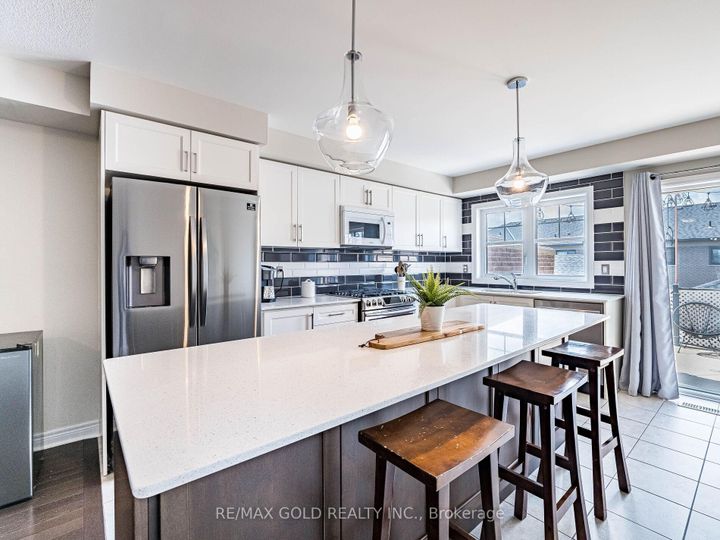 Photo 12 at 19 Sudeley Lane, Northwest Brampton, Brampton