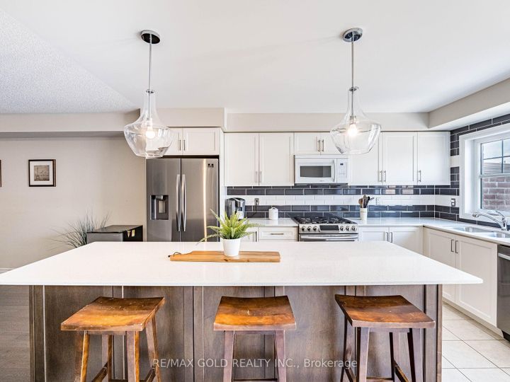 Photo 13 at 19 Sudeley Lane, Northwest Brampton, Brampton