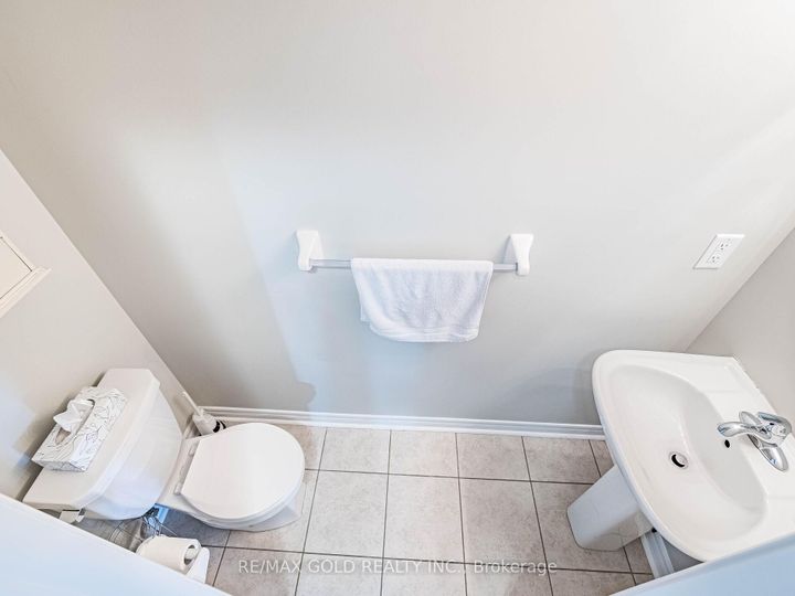 Photo 17 at 19 Sudeley Lane, Northwest Brampton, Brampton