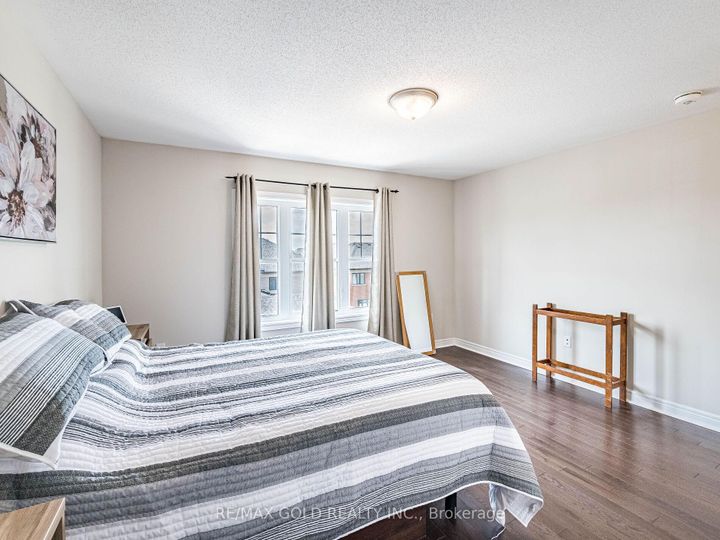 Photo 19 at 19 Sudeley Lane, Northwest Brampton, Brampton