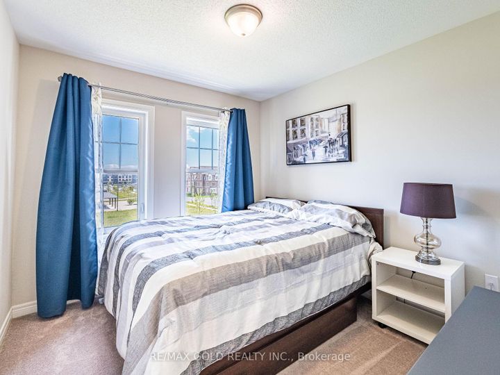 Photo 22 at 19 Sudeley Lane, Northwest Brampton, Brampton