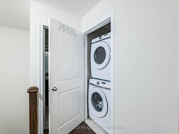 Photo 25 at 19 Sudeley Lane, Northwest Brampton, Brampton