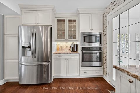 Photo 1 at 15 Rodney Street, North Shore, Barrie