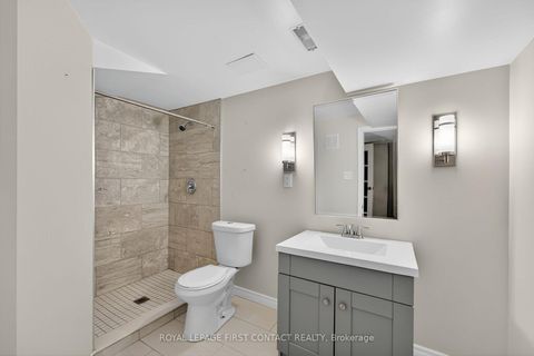 Photo 18 at 15 Rodney Street, North Shore, Barrie