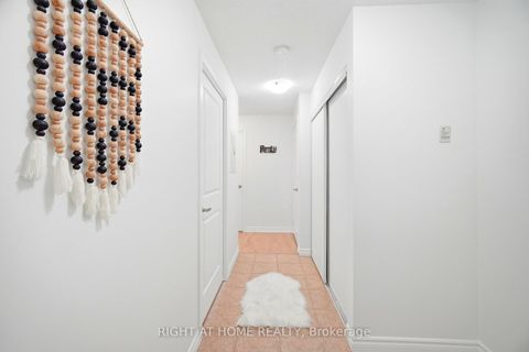 Photo 6 at 18 Harding Boulevard, Harding, Richmond Hill