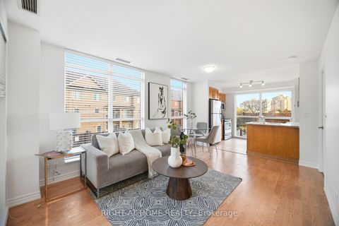 Photo 7 at 18 Harding Boulevard, Harding, Richmond Hill