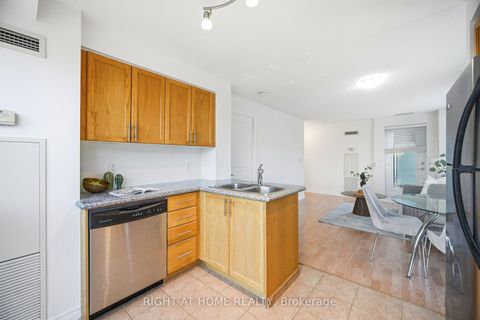 Photo 14 at 18 Harding Boulevard, Harding, Richmond Hill