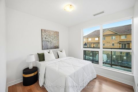 Photo 21 at 18 Harding Boulevard, Harding, Richmond Hill