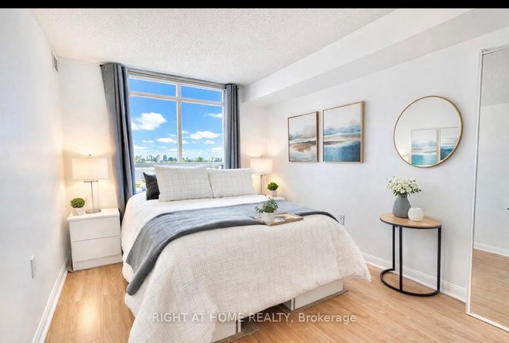 Photo 14 at 622 - 650 Lawrence Avenue W, Lawrence, Toronto