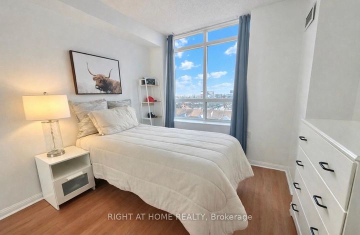 Photo 17 at 622 - 650 Lawrence Avenue W, Lawrence, Toronto
