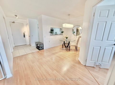 Photo 6 at 622 - 650 Lawrence Avenue W, Lawrence, Toronto