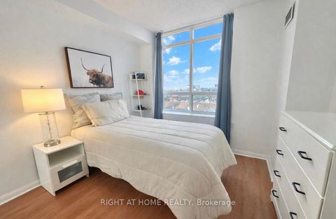 Photo 17 at 622 - 650 Lawrence Avenue W, Lawrence, Toronto