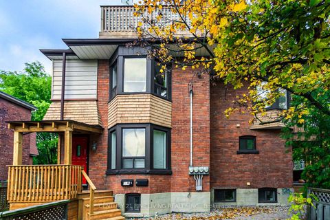 Photo 2 at 164 Sunnyside Avenue, Swansea, Toronto