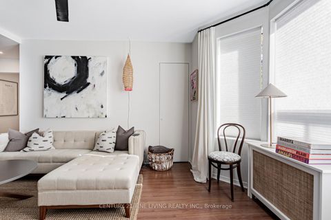 Photo 5 at 164 Sunnyside Avenue, Swansea, Toronto