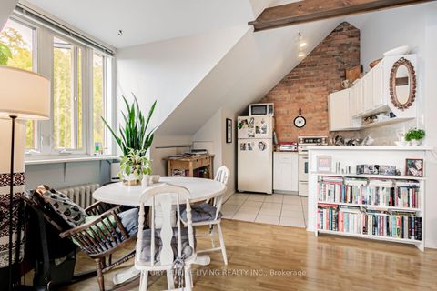 Photo 33 at 164 Sunnyside Avenue, Swansea, Toronto