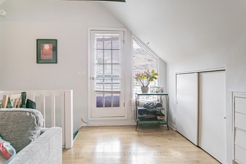 Photo 37 at 164 Sunnyside Avenue, Swansea, Toronto