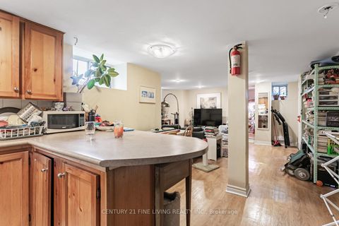 Photo 44 at 164 Sunnyside Avenue, Swansea, Toronto