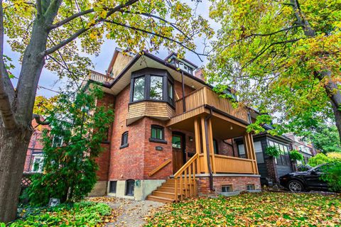 Photo 1 at 164 Sunnyside Avenue, Swansea, Toronto