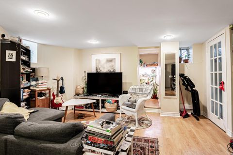 Photo 41 at 164 Sunnyside Avenue, Swansea, Toronto