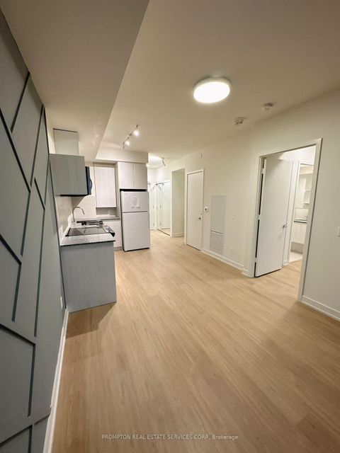 Photo 5 at 2006 - 10 Deerlick Crescent, Donalda, Toronto