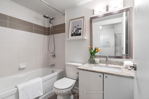 Photo 14 at 414 - 33 Bay Street, Waterfront Communities C1, Toronto