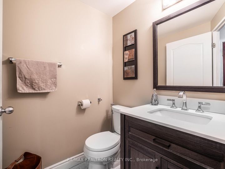 Photo 12 at 306 - 9 Greenbriar Road, Bayview Village, Toronto