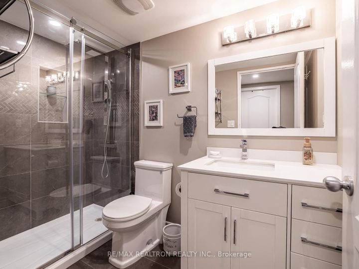 Photo 16 at 306 - 9 Greenbriar Road, Bayview Village, Toronto