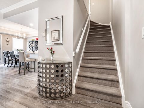Photo 3 at 306 - 9 Greenbriar Road, Bayview Village, Toronto
