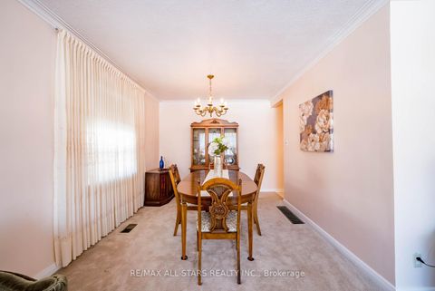 Photo 12 at 394 Osiris Drive, Crosby, Richmond Hill