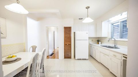 Photo 15 at 394 Osiris Drive, Crosby, Richmond Hill