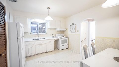 Photo 16 at 394 Osiris Drive, Crosby, Richmond Hill