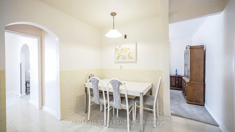 Photo 18 at 394 Osiris Drive, Crosby, Richmond Hill