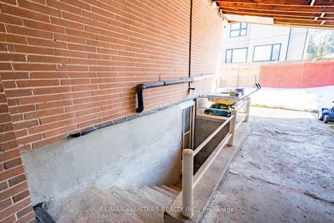 Photo 41 at 394 Osiris Drive, Crosby, Richmond Hill