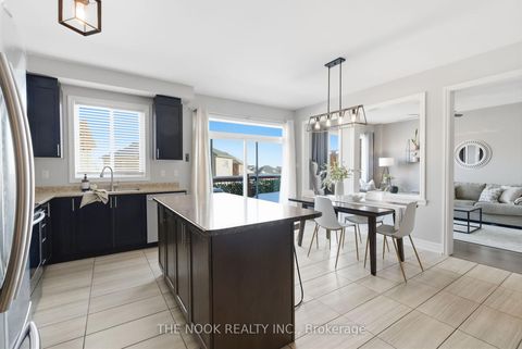 Photo 7 at 2507 Standardbred Drive, Windfields, Oshawa