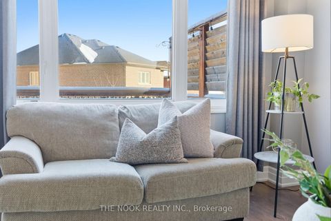 Photo 16 at 2507 Standardbred Drive, Windfields, Oshawa