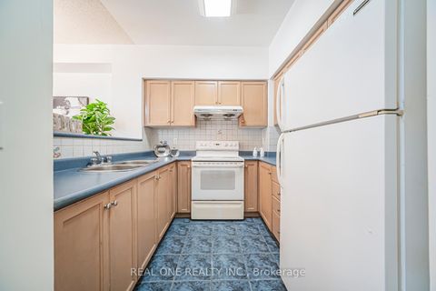 Photo 11 at 17 - 12 St Moritz Way, Unionville, Markham