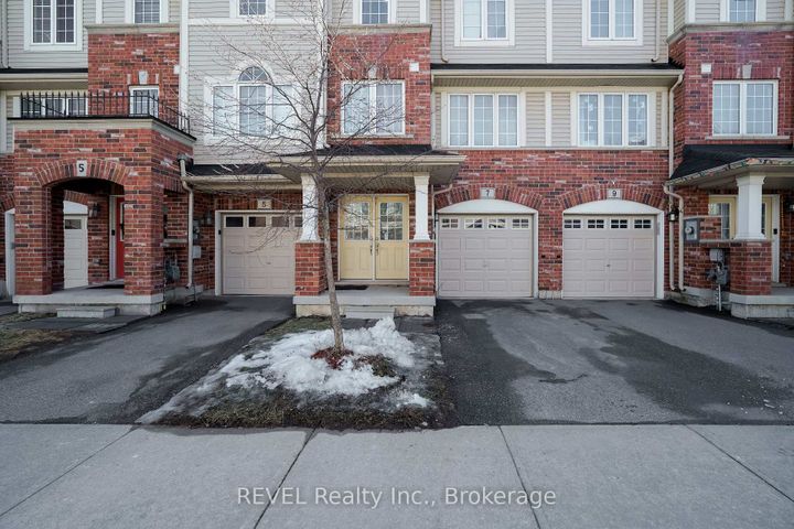 Photo 2 at 7 DORCHESTER Terrace, Stoney Creek Mountain, Hamilton